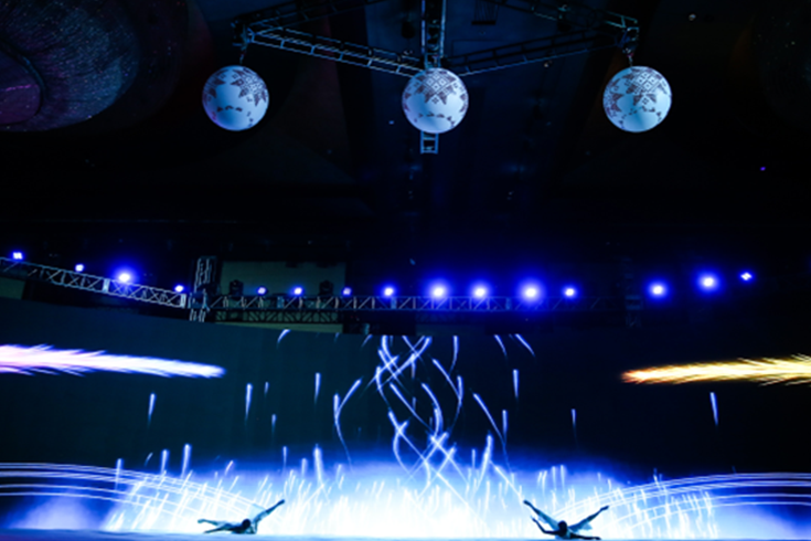 舞者引领光影，交织变幻描绘心中优德88 优德官网。