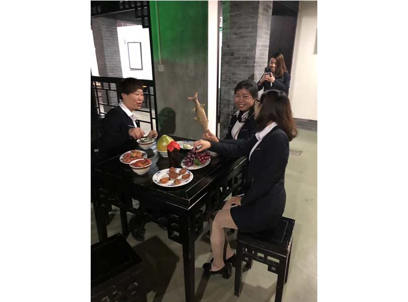 团队出游